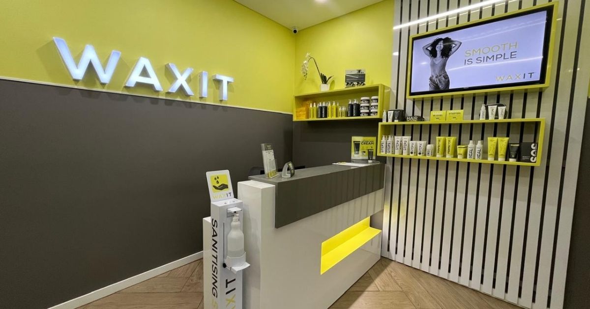 Waxing in Hout Bay